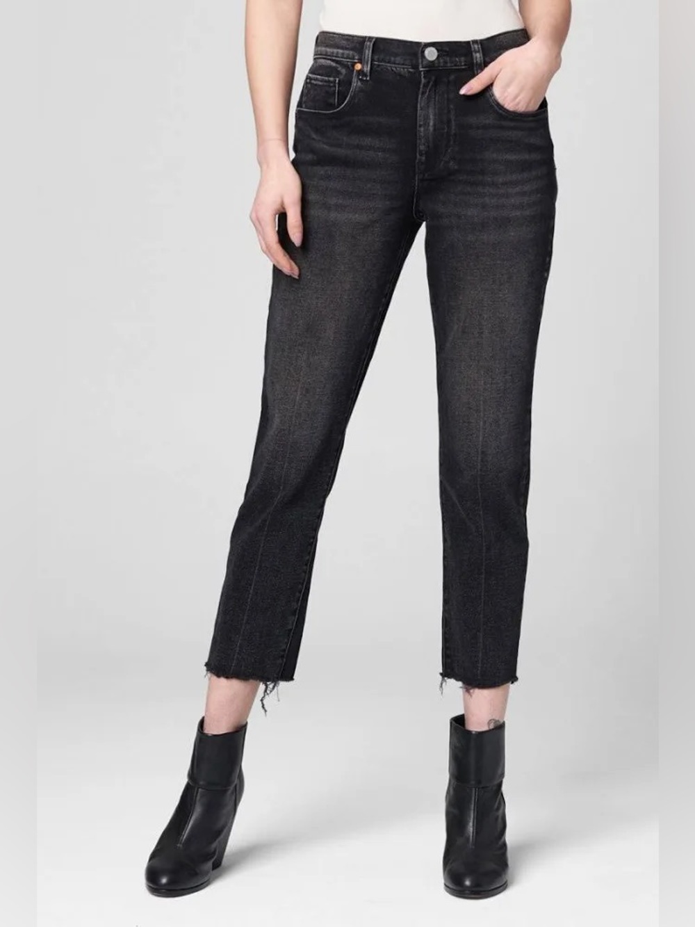 Blank NYC size 25 Madison Crop in Nitro Black